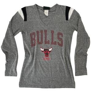 Chicago Bulls Women's V-Neck Long Sleeve Shirt by 5th & Ocean Size M